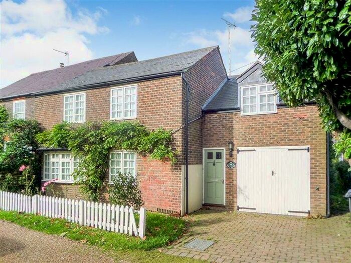 4 Bedroom Terraced House To Rent In North Common, Redbourn, AL3
