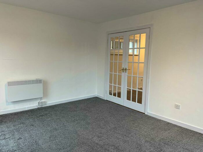 2 Bedroom Flat To Rent In Almond Road, G67