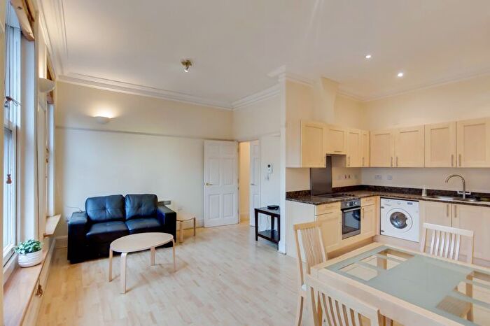 1 Bedroom Flat To Rent In Riga Mews, - Commercial Road, London, E1