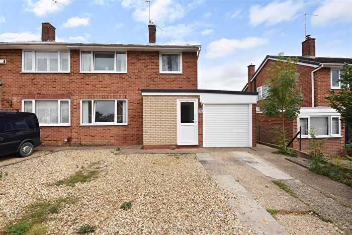 3 Bedroom Semi-Detached House To Rent In Glyndebourne Gardens, Corby, NN18