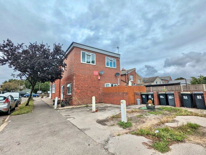 2 Bedroom Apartment To Rent In Elm Grove, Hayling Island, PO11