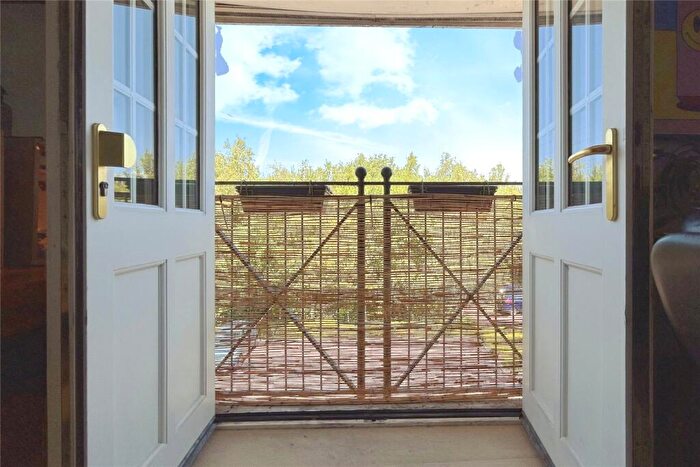 2 Bedroom Apartment For Sale In Whitsbury House, Twyford Close, Fleet, GU51
