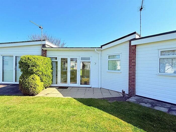 2 Bedroom Chalet For Sale In Edward Road, Winterton-On-Sea, NR29