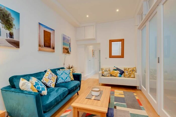 2 Bedroom Flat To Rent In Warrington Crescent, London, W9