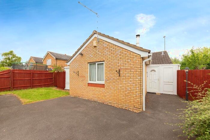 2 Bedroom Detached Bungalow For Sale In Nightingale Avenue, Bassingbourn, Royston, SG8