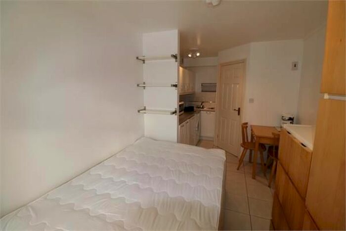 Studio To Rent In Gresham Road, Hounslow, TW3 - Photo 3