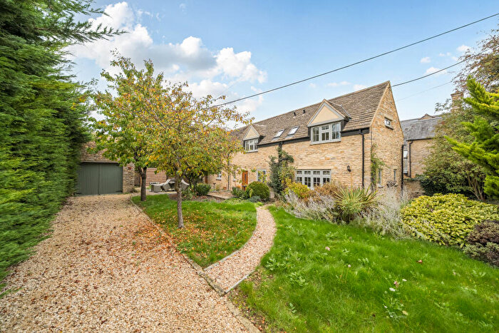 3 Bedroom Cottage For Sale In Burford Road, Brize Norton, Carterton, OX18