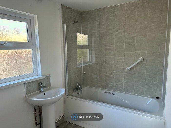 1 Bedroom Flat To Rent In York Place, Newport, NP20