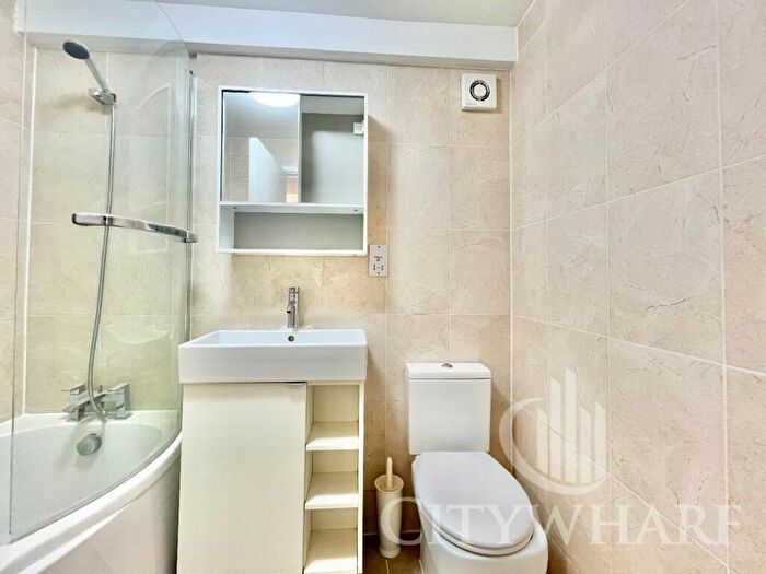 2 Bedroom Apartment To Rent In Baltic Quay, Sweden Gate, London, SE16