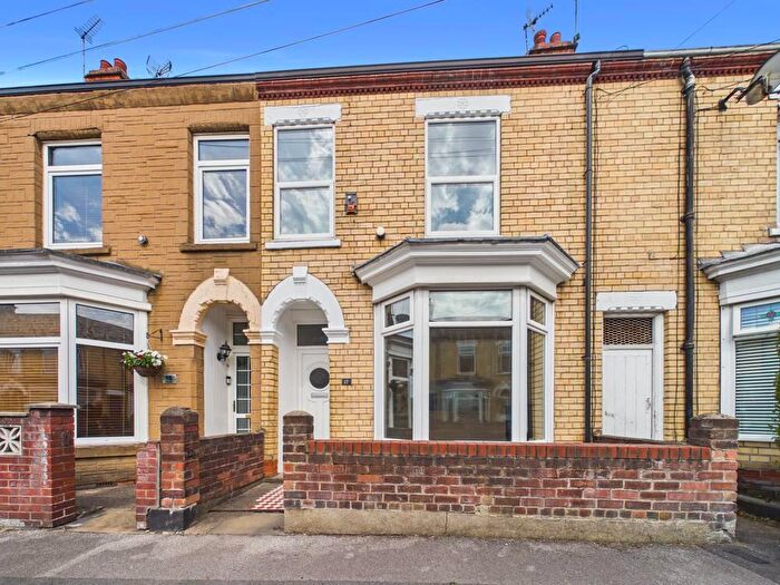 3 Bedroom Terraced House For Sale In Kelvin Street, Hull, HU9