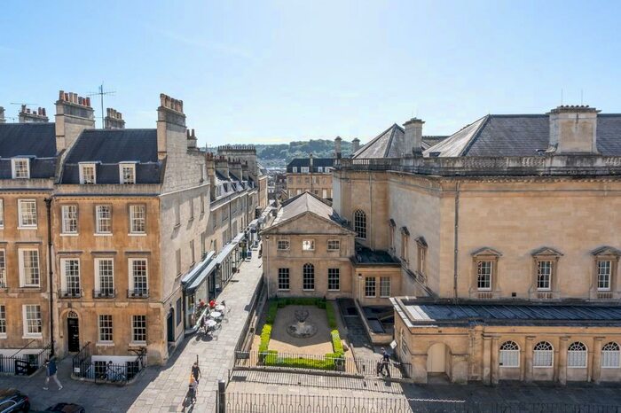 2 Bedroom Apartment To Rent In Bennett Street, BA1