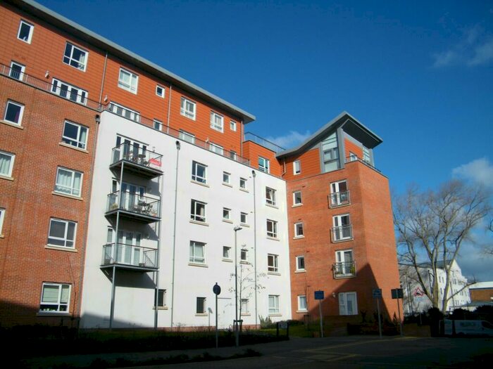 1 Bedroom Flat To Rent In Poole, BH15