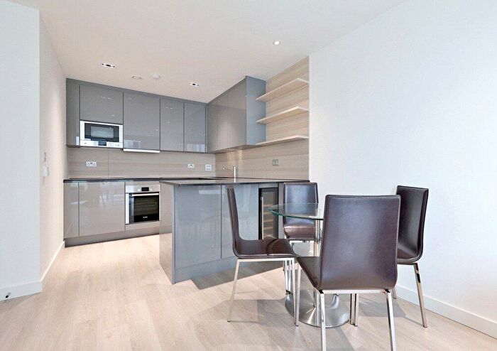 1 Bedroom Flat To Rent In Devan Grove London, N4