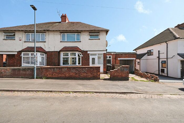 3 Bedroom Semi Detached House For Sale In Stone Hill Road, Derby, DE23
