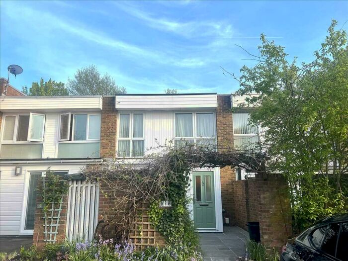 3 Bedroom Terraced House To Rent In Parkside Avenue, Bickley, BR1