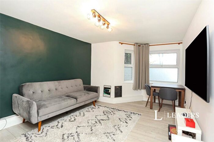 1 Bedroom Flat To Rent In Central Hill, London, SE19