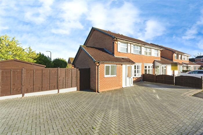 3 Bedroom Semi-Detached House For Sale In Foxhope Close, Birmingham, West Midlands, B38