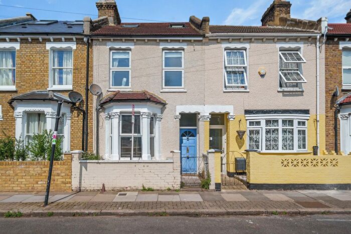 4 Bedroom Terraced House For Sale In Graveney Road, Tooting, London, SW17
