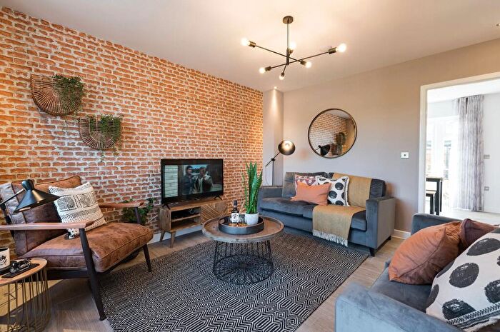 2 Bedroom Terraced House For Sale In Birmingham Road, Alcester, B49