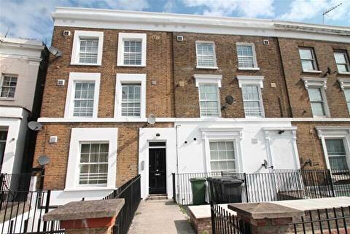 2 Bedroom Flat To Rent In New Cross Road, London, SE14