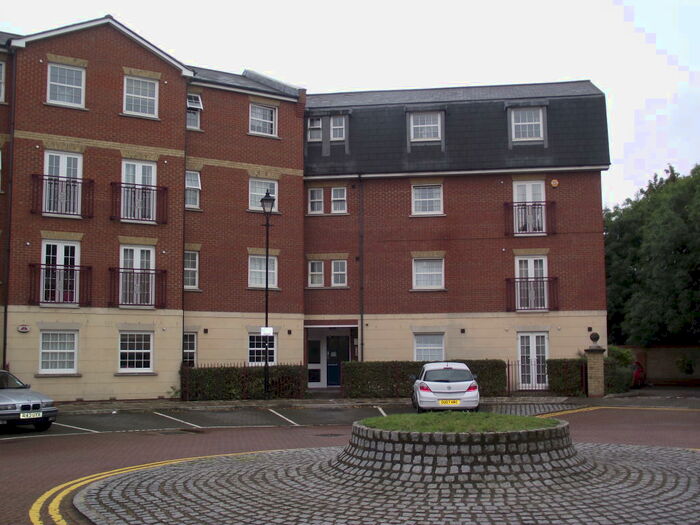 2 Bedroom Flat To Rent In Queensberry Place, Manor Park, E12