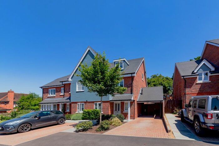 4 Bedroom Semi-Detached House For Sale In Crayford Mead, Warfield, Bracknell, RG42