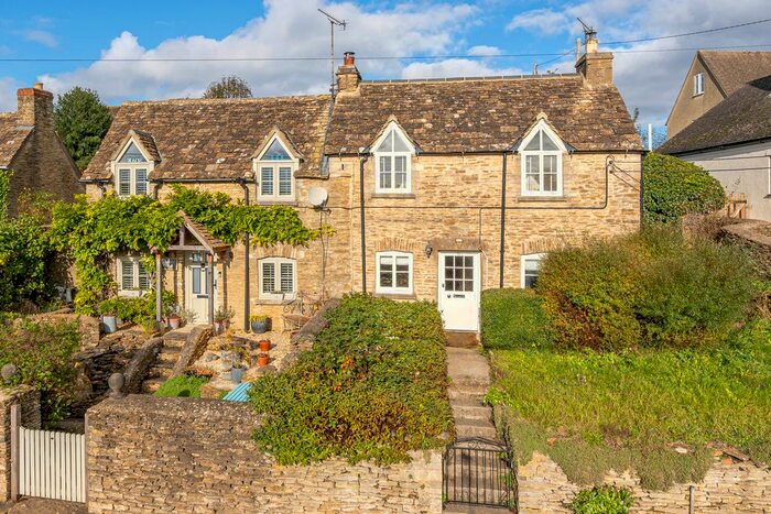 3 Bedroom Semi-Detached House To Rent In Charlton Road, Tetbury, GL8