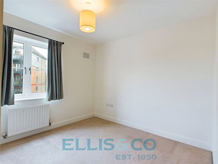 2 Bedroom Flat To Rent In Bridleway House, Cannons Wharf, Tonbridge, TN9