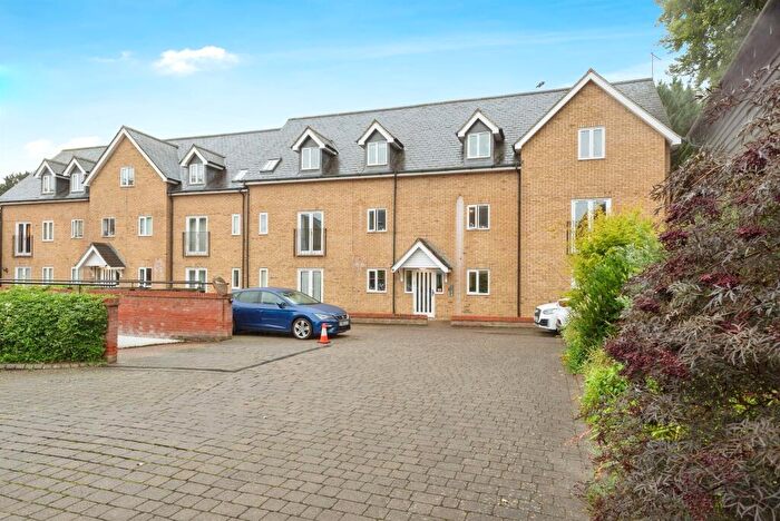 2 Bedroom Apartment For Sale In Kneesworth Street, Royston, SG8