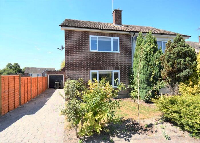3 Bedroom Semi-Detached House To Rent In Stanleys Farm Road, CB11