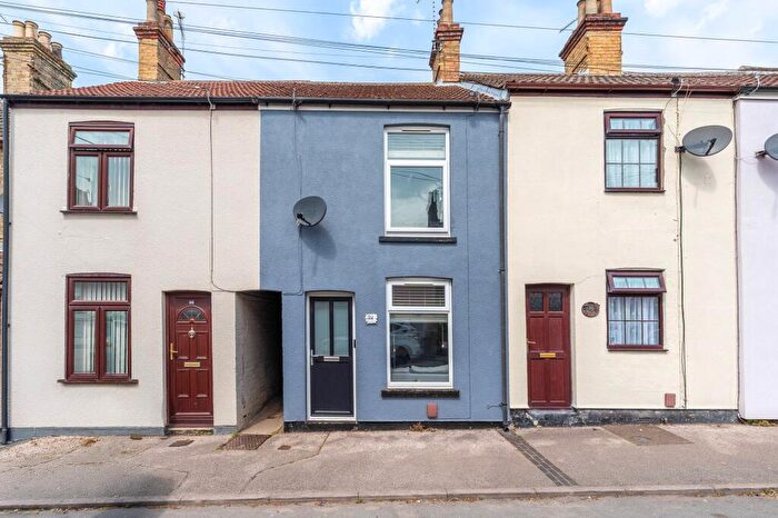 3 Bedroom Terraced House For Sale In Morton Road, Lowestoft, NR33