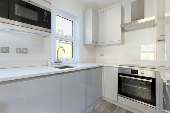 1 Bedroom Flat To Rent In Battersea Rise, Battersea, London, SW11