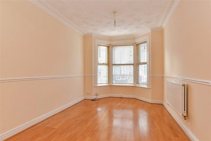 3 Bedroom Terraced House For Sale In Granville Road, Gravesend, Kent, DA11