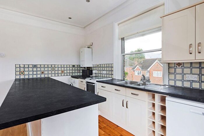 2 Bedroom Flat To Rent In Holmesdale Road, Sevenoaks, TN13