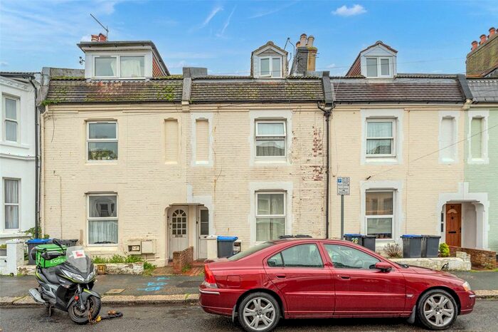 2 Bedroom Flat To Rent In Gratwicke Road, Worthing Centre, West Sussex, BN11