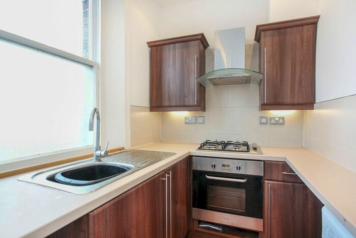 1 Bedroom Flat To Rent In North Pole Road, North Kensington, London, W10