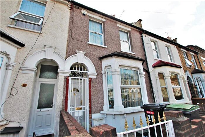 4 Bedroom Terraced House To Rent In Asplins Road, Tottenham, London, N17