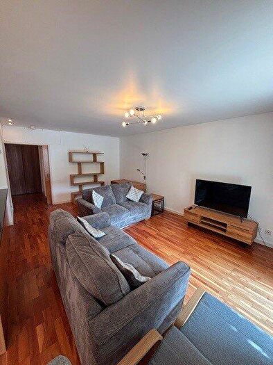 2 Bedroom Flat To Rent In Holyrood Road, Edinburgh, EH8