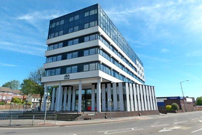 2 Bedroom Flat To Rent In Carlton Square, Nottingham, NG4