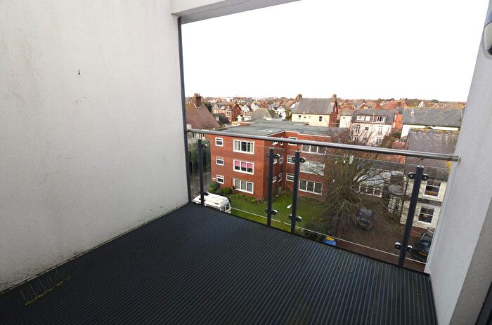 1 Bedroom Flat For Sale In Hamilton Gardens, Felixstowe, IP11