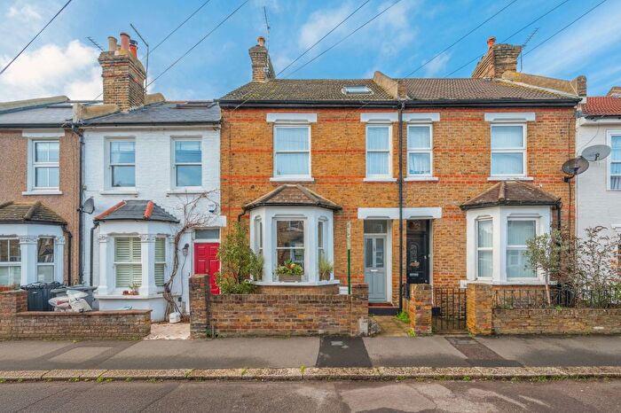 3 Bedroom Terraced House For Sale In Steele Road, Isleworth, TW7