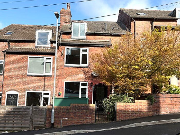 3 Bedroom Terraced House For Sale In Norman View, Leeds, LS5