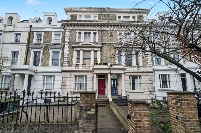 1 Bedroom Flat For Sale In Cambridge Gardens, London, W10