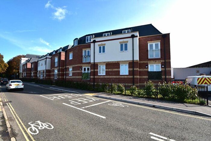 1 Bedroom Flat To Rent In New Lane, Havant, Hampshire, PO9