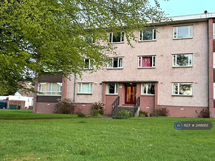 2 Bedroom Flat To Rent In Castleton Court, Newton Mearns, Glasgow, G77