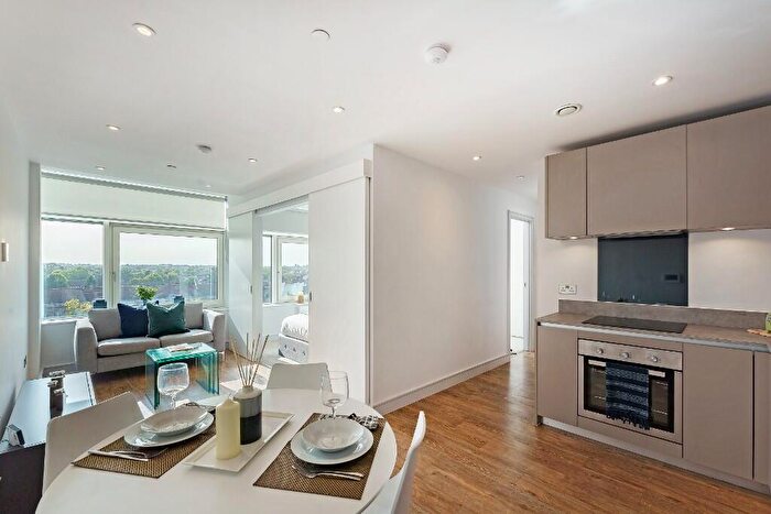 2 Bedroom Flat To Rent In Northpoint, Ewell Road, Surbiton, KT6