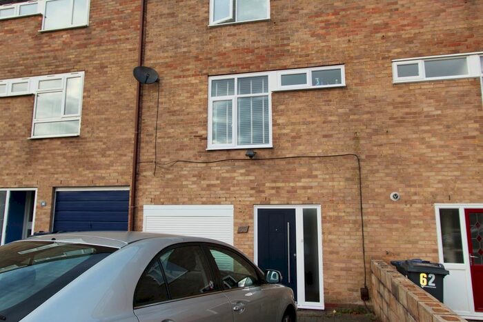 3 Bedroom Town House To Rent In Middle Leasow, Quinton, Birmingham, B32