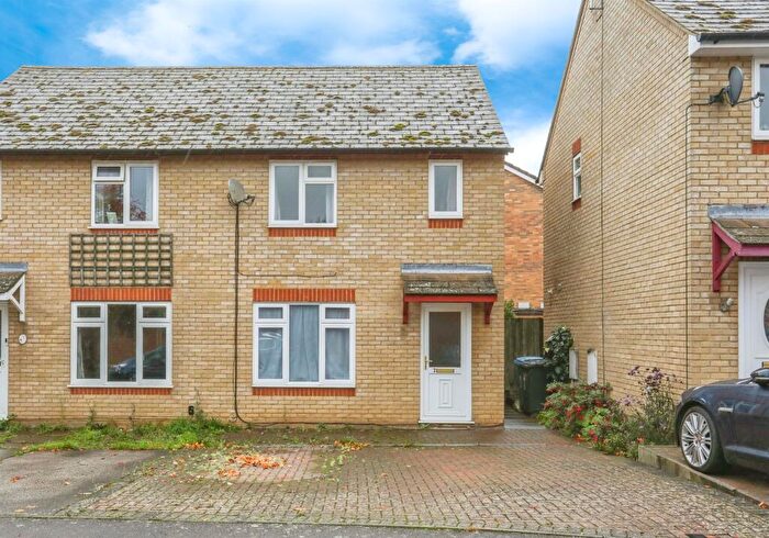 3 Bedroom Semi Detached House For Sale In Alabaster Close, Hadleigh, Ipswich, IP7