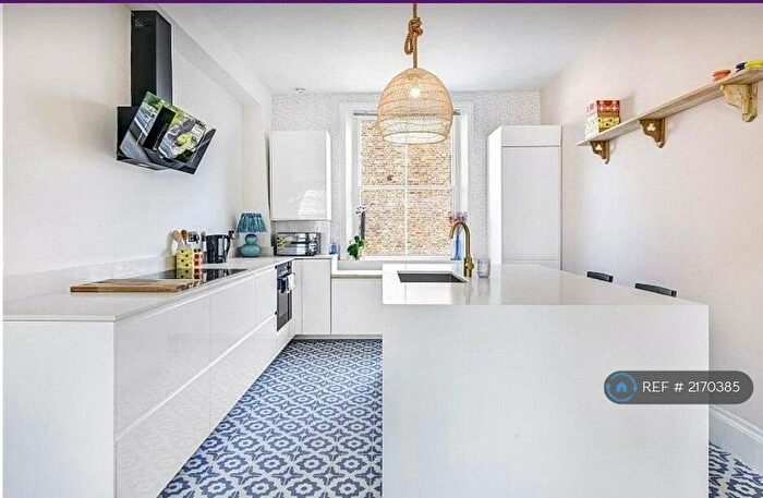 3 Bedroom Maisonette To Rent In Finborough Road, London, SW10