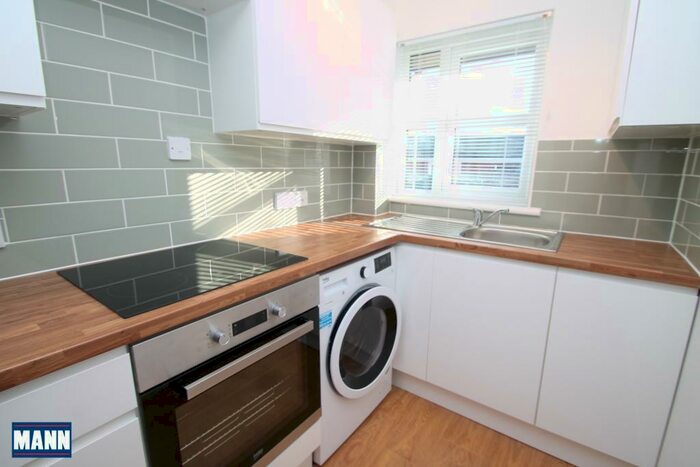 1 Bedroom Flat To Rent In Swallow Close, Greenhithe, DA9